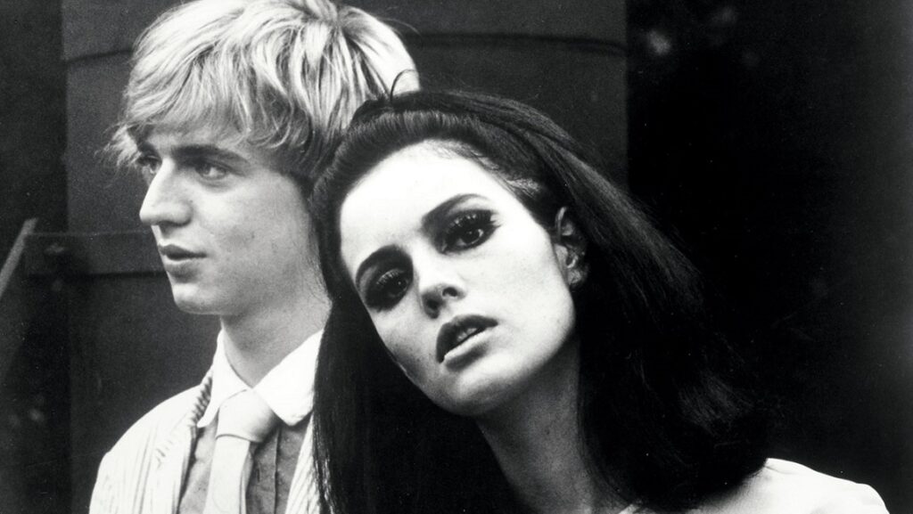 Chelsea Girls | Andy Warhol Black and white still from Andy Warhol's Chelsea Girls film.