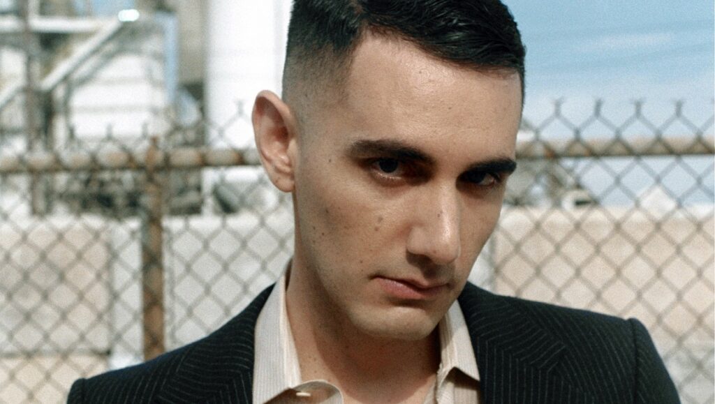 Alex Anwandter | Latinoamericana Alex Anwandter portrait. Latinoamericana album art featuring the Chilean musician.