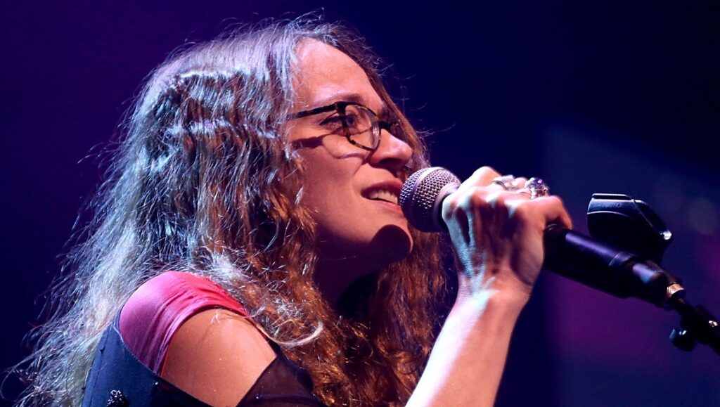 Fiona Apple | Fetch the Bolt Cutters Fiona Apple performing Fetch the Bolt Cutters live in concert. Singer with glasses at microphone.