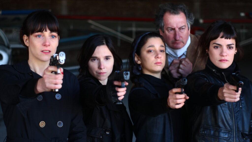 La Flor | Mariano Llinás La Flor film still: Actresses with guns. Mariano Llinás movie scene. Crime, drama.