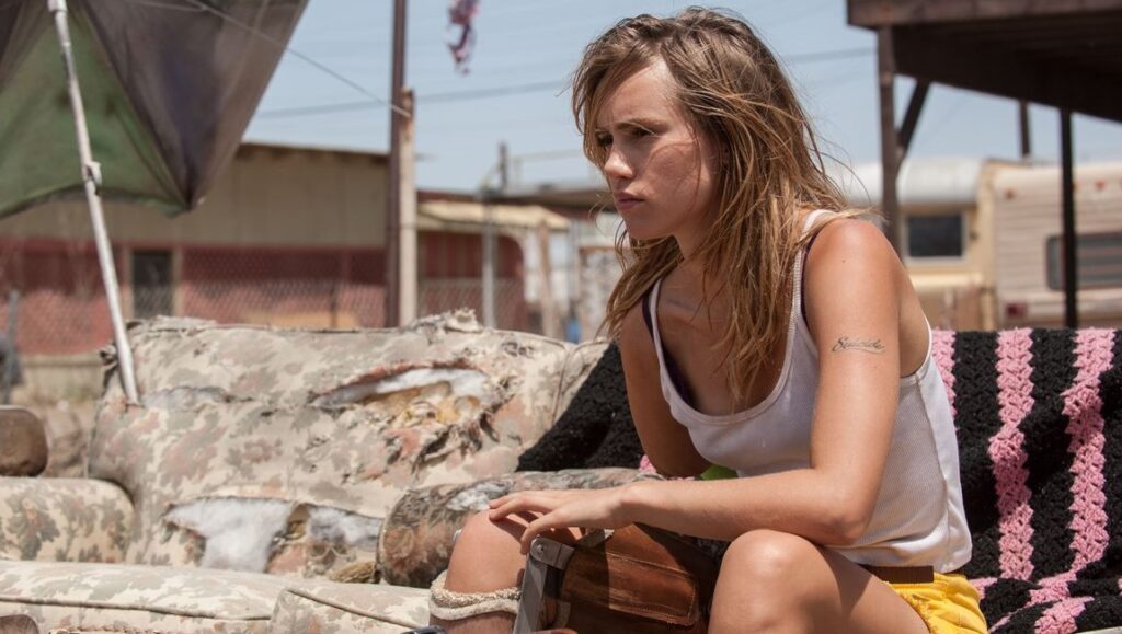 Suki Waterhouse in The Bad Batch, directed by Ana Lily Amirpour. Desert scene.