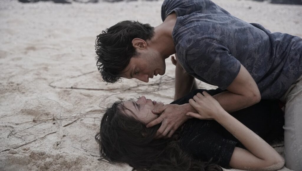 Lovers film still. Two actors in a scene on the beach. Rendez-Vous with French Cinema 2021.