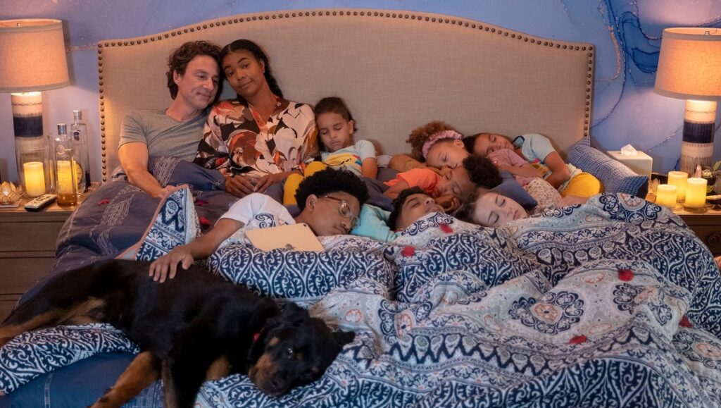 Cheaper by the Dozen — Gail Lerner Cheaper by the Dozen cast sleeping in bed with dog. Gail Lerner film.