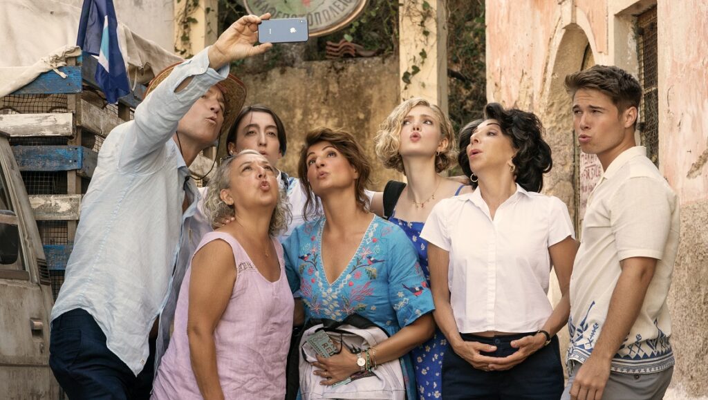 My Big Fat Greek Wedding 3 cast selfie. Nia Vardalos and family in Greece.